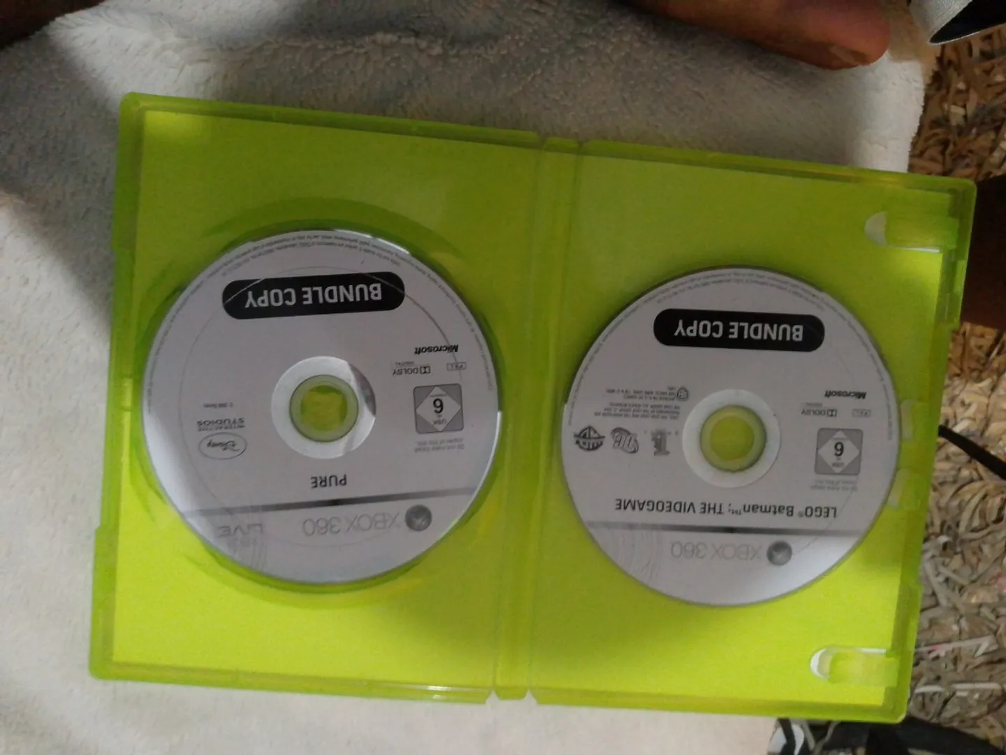 Dois jogos da Xbox 360 1