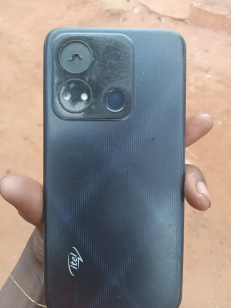 Vendo meu:Itel A04 Ram: 2GB  Modelo: Itel A632w Versão:12 Bateria:100 1