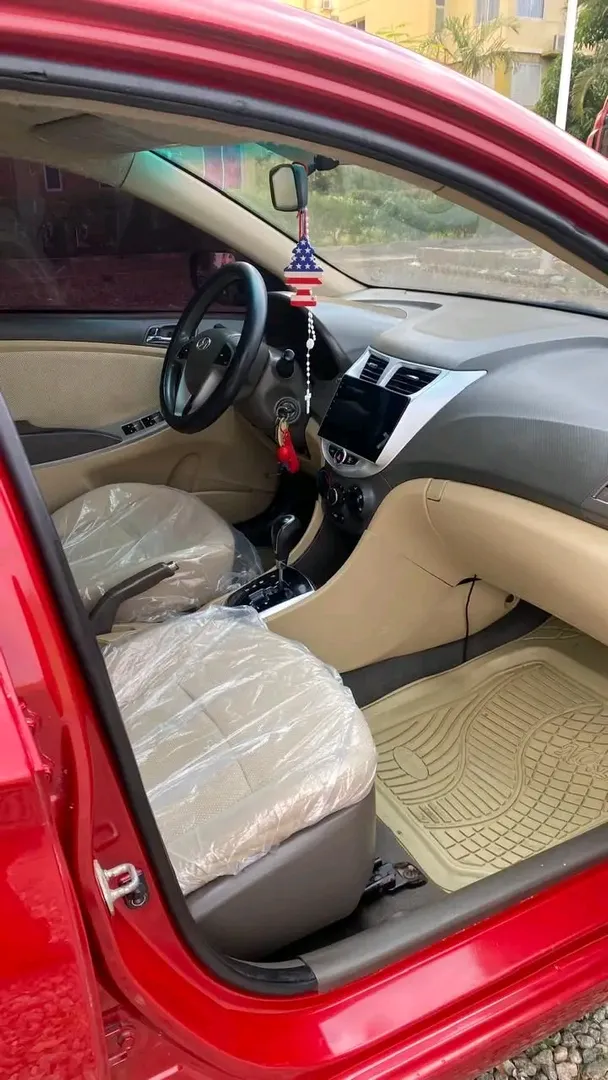 Hyundai Accent 1