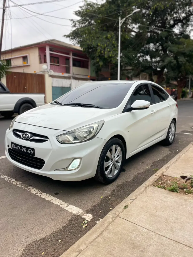 Hyundai Accent 9