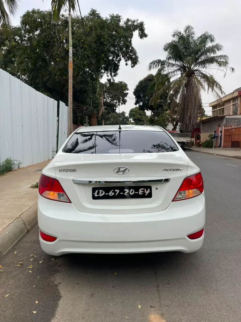 Hyundai Accent 4