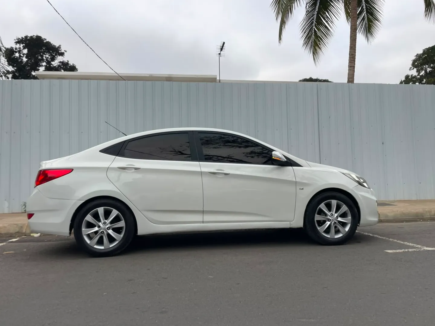 Hyundai Accent 1