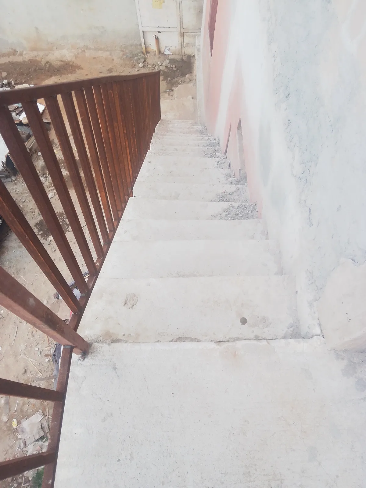 Casa T2 primeiro andar no Morro Bento  2