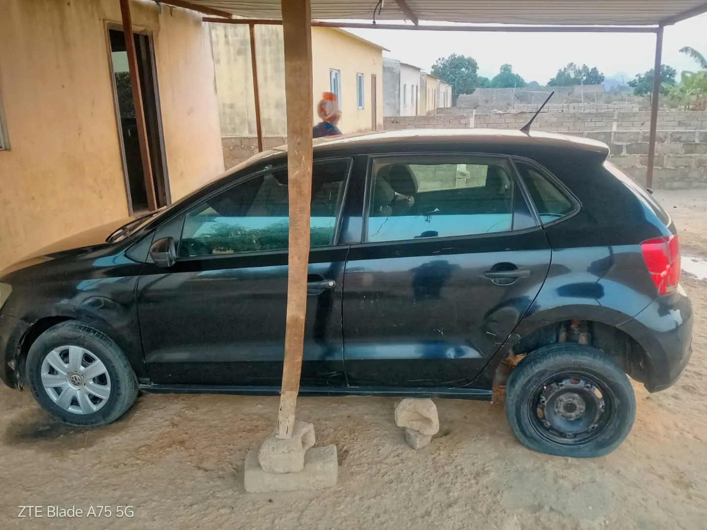 Vende-se Volkswagen polo por 5.000.000 kz 4
