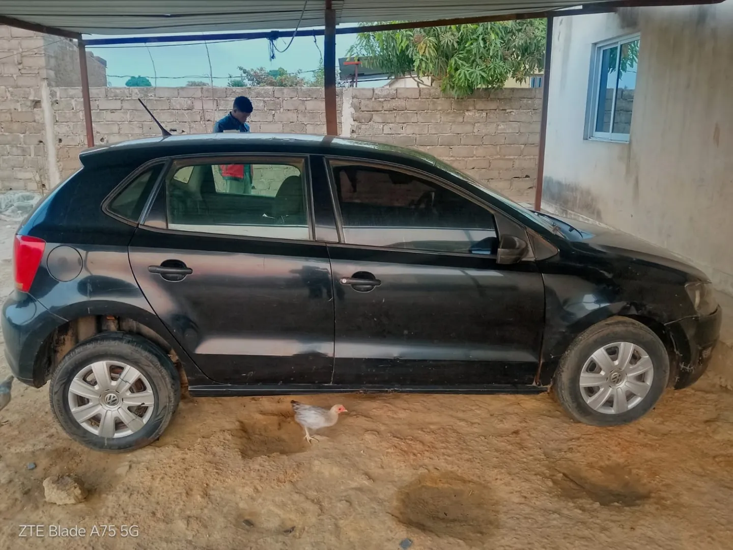 Vende-se Volkswagen polo por 5.000.000 kz 2