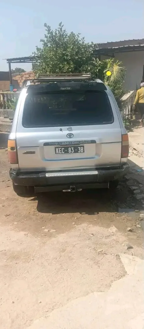 Land Cruiser Savimbi  4