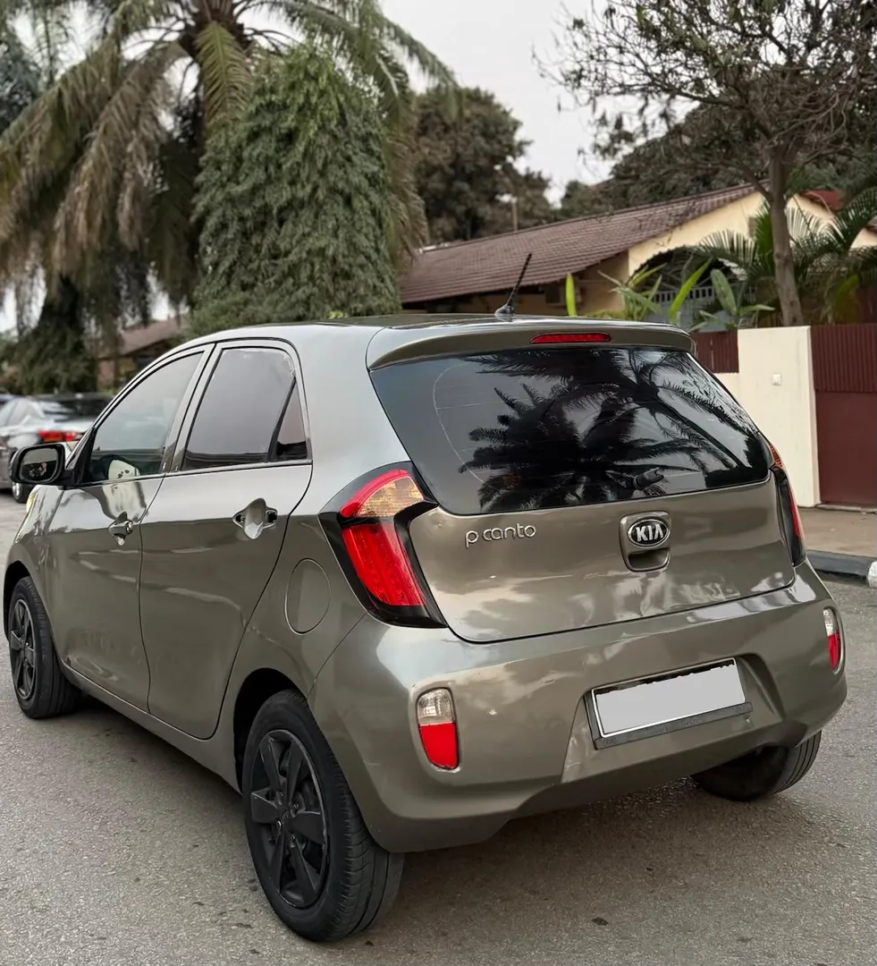Kia Picanto 1.1 Automático  6