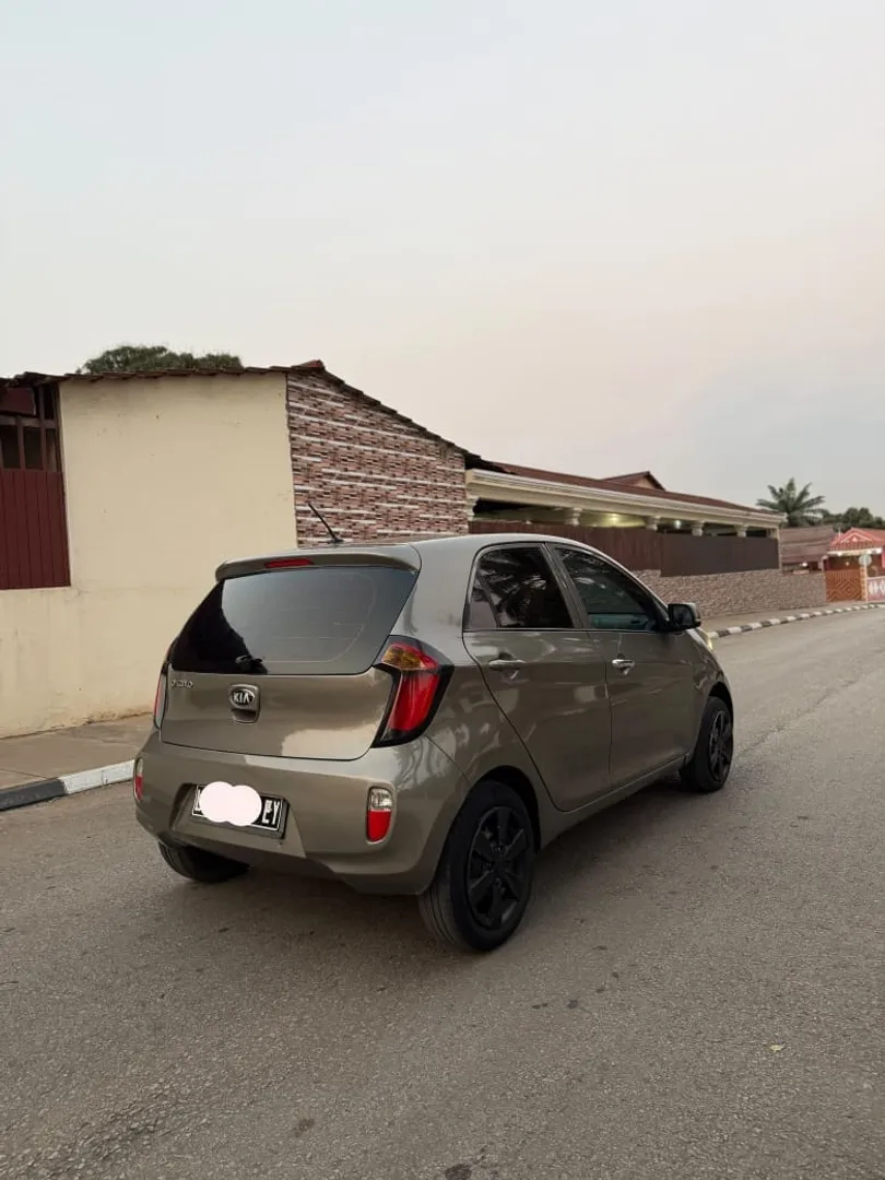Kia Picanto 1.1 Automático  4