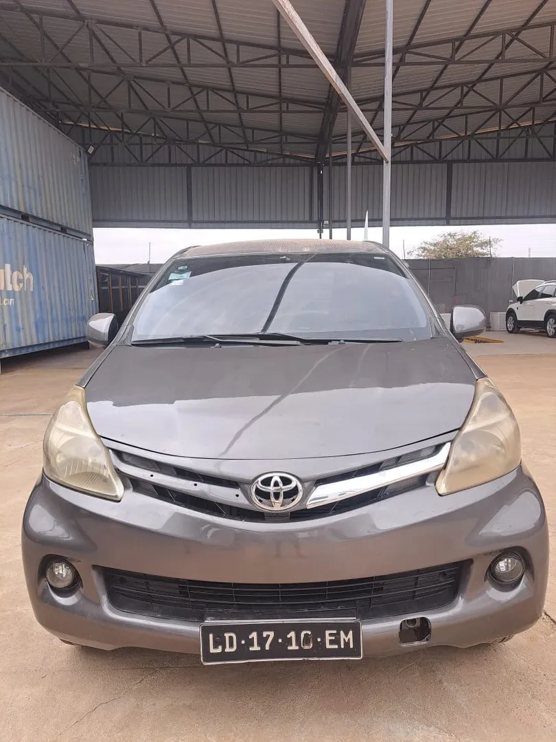 Toyota Avanza 1