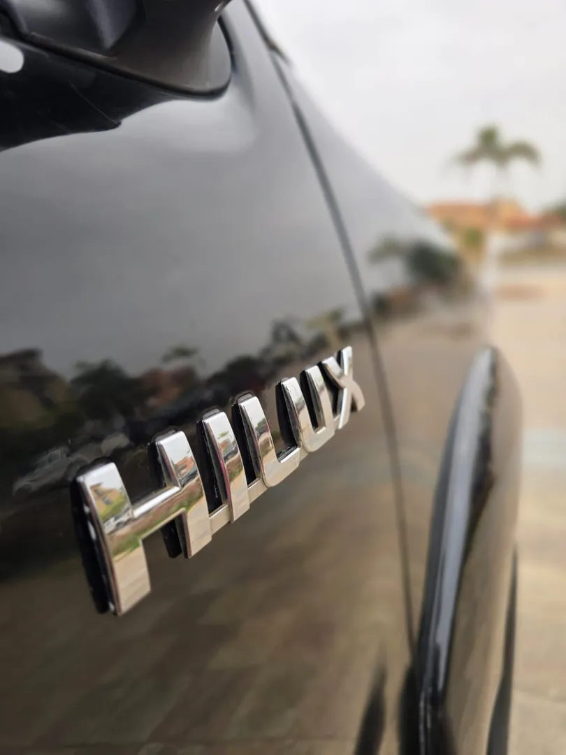 TOYOTA HILLUX  7