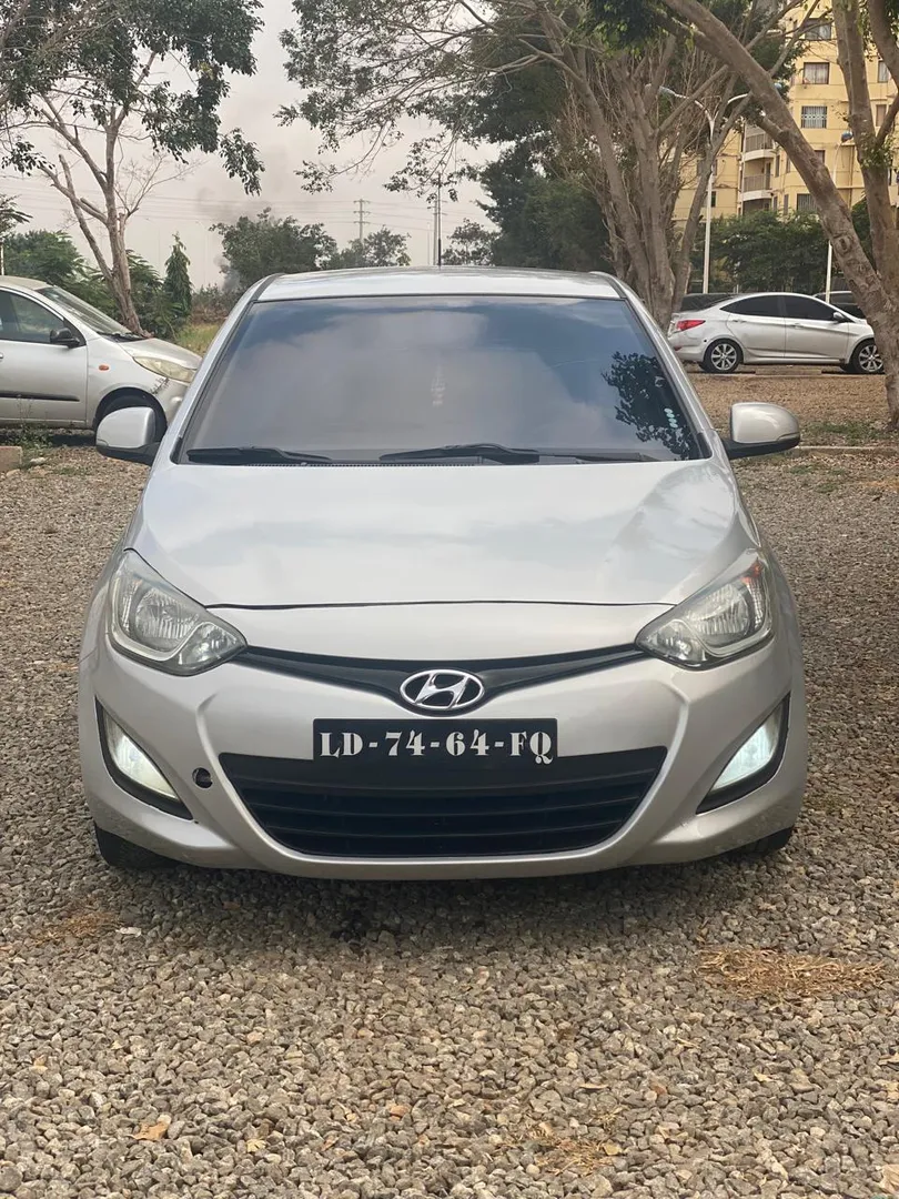 HYUNDAI i20 LIMPO 5