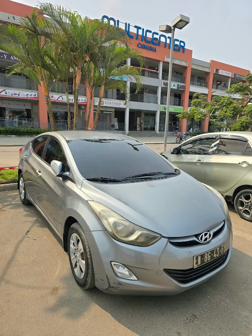 HYUNDAI ELANTRA 2