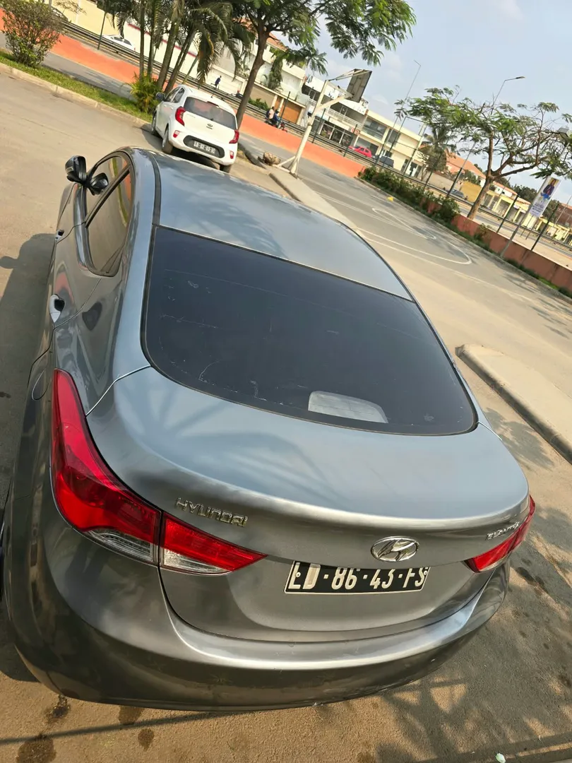 HYUNDAI ELANTRA 7