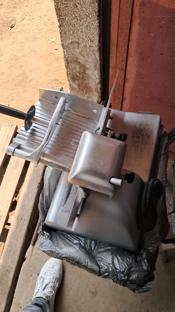 Máquina elétrica de fatiar alimentos em fatias 3