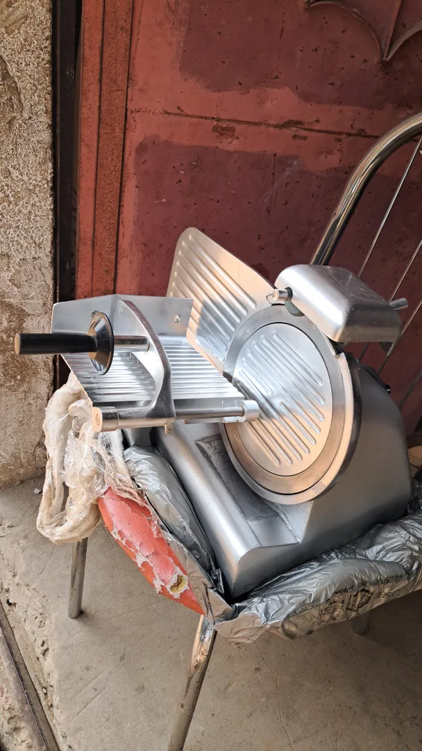 Máquina elétrica de fatiar alimentos em fatias 4