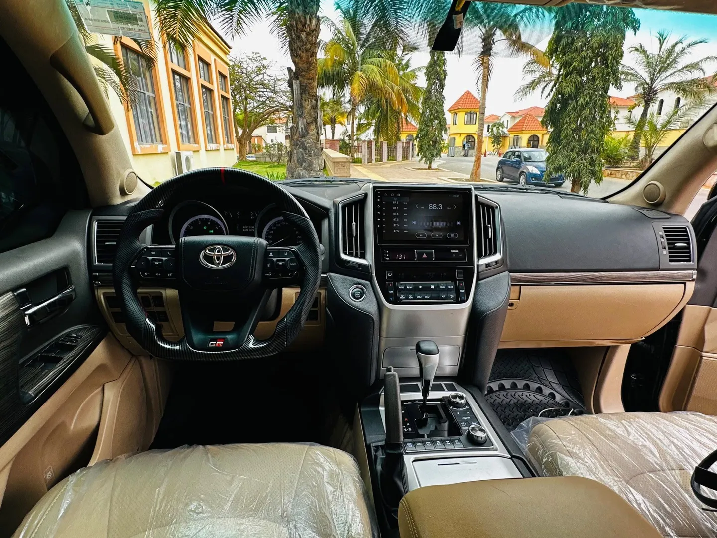 Toyota Land Cruiser V8 2026 6