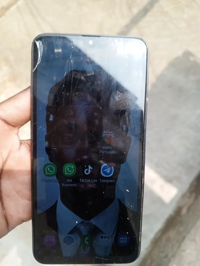 Samsung Galaxy A10- 50.000 6