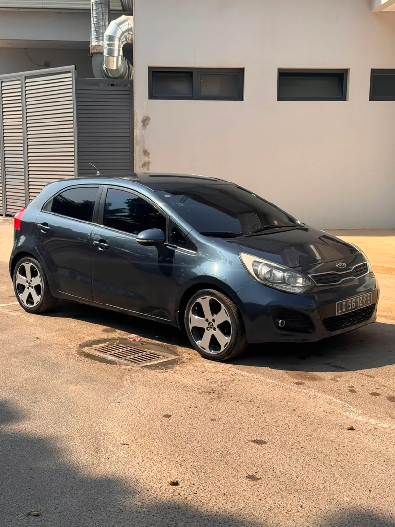 Kia Rio  6
