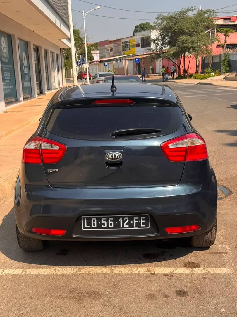 Kia Rio  3