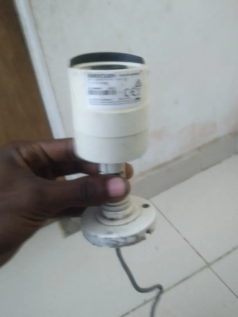Câmera bullet da hikivision e câmera dome da hikivision e Nasslok segu 3