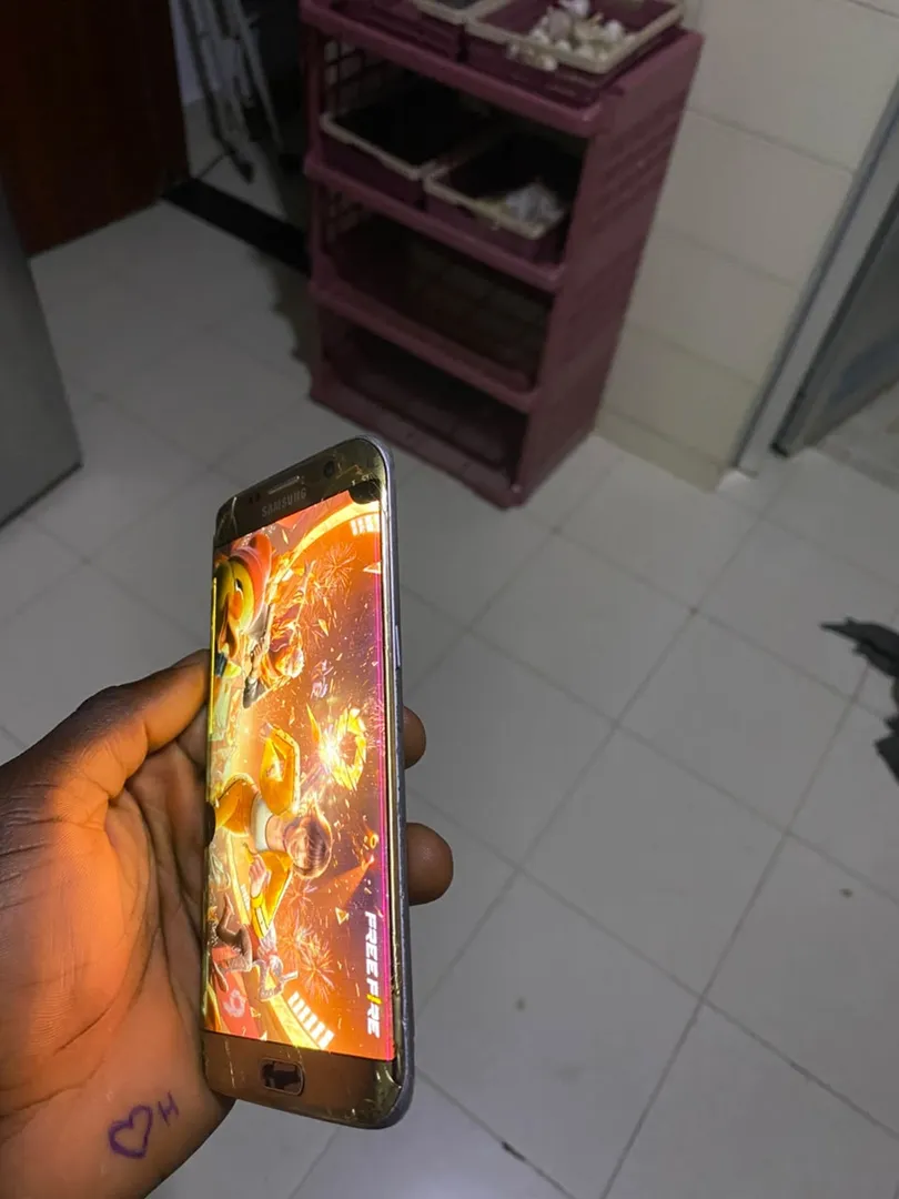 Samsung Galaxy S7 EDGE 3