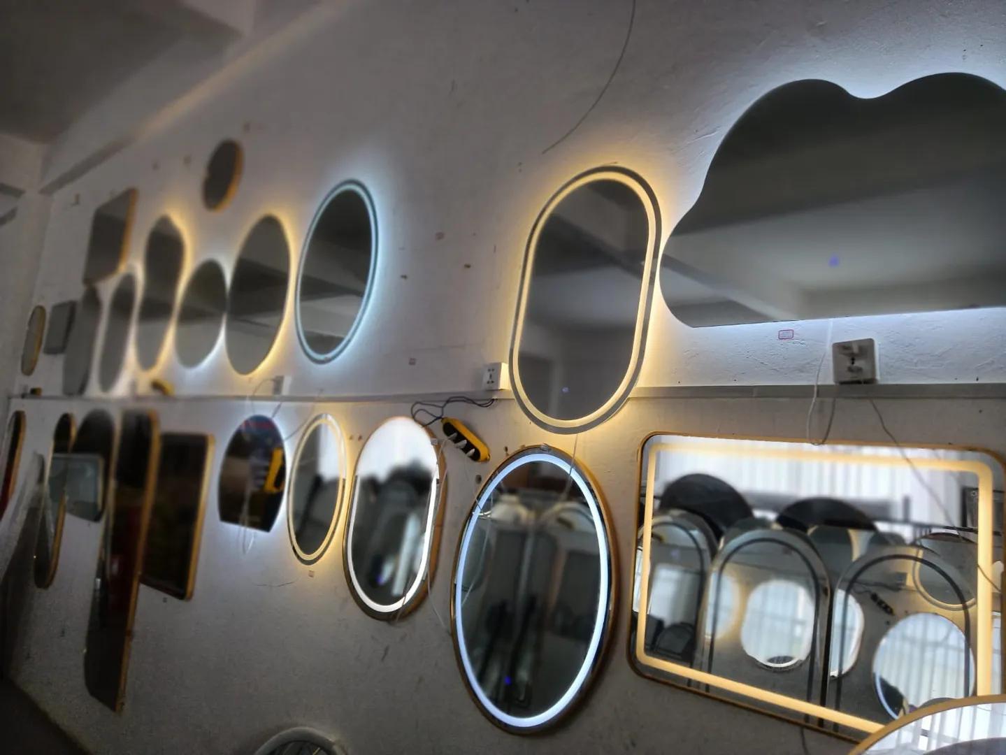 🪞✨ ESPELHOS LUMINOSOS — ELEGÂNCIA, ESTILO E LUXO PARA O SEU ESPAÇO! 1