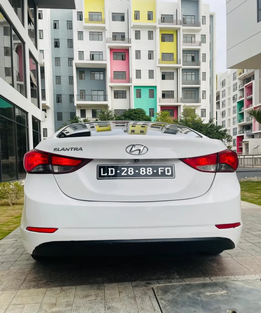HYUNDAI ELANTRA AUTOMÁTICO!  69 MIL KM  8