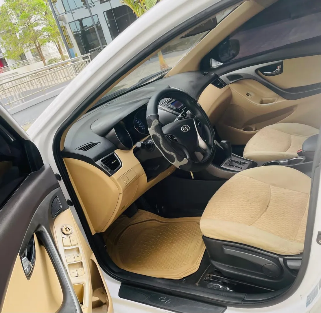 HYUNDAI ELANTRA AUTOMÁTICO!  69 MIL KM  7