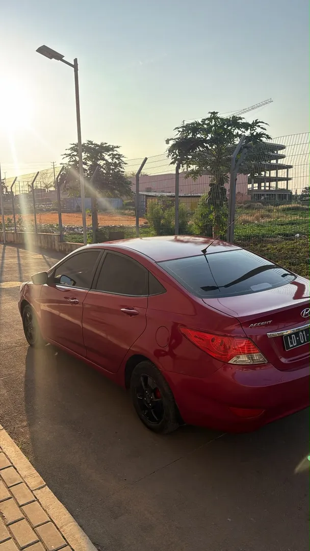 Hyundai Accent 1.6 5