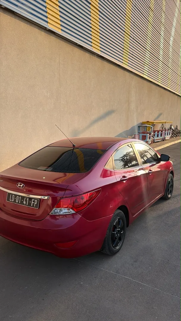 Hyundai Accent 1.6 4