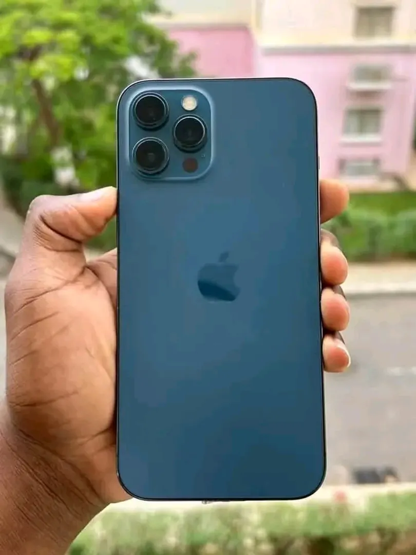 iPhone 12 1