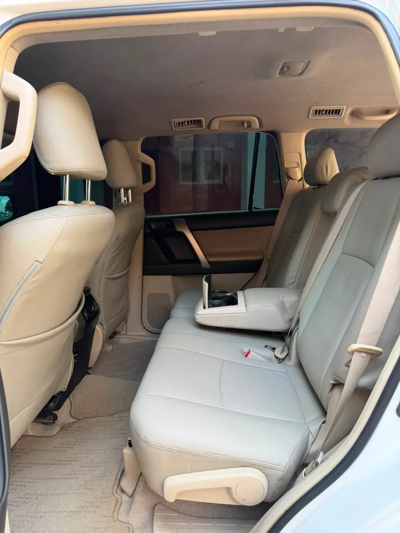 Toyota Land Cruiser Prado TXL  8