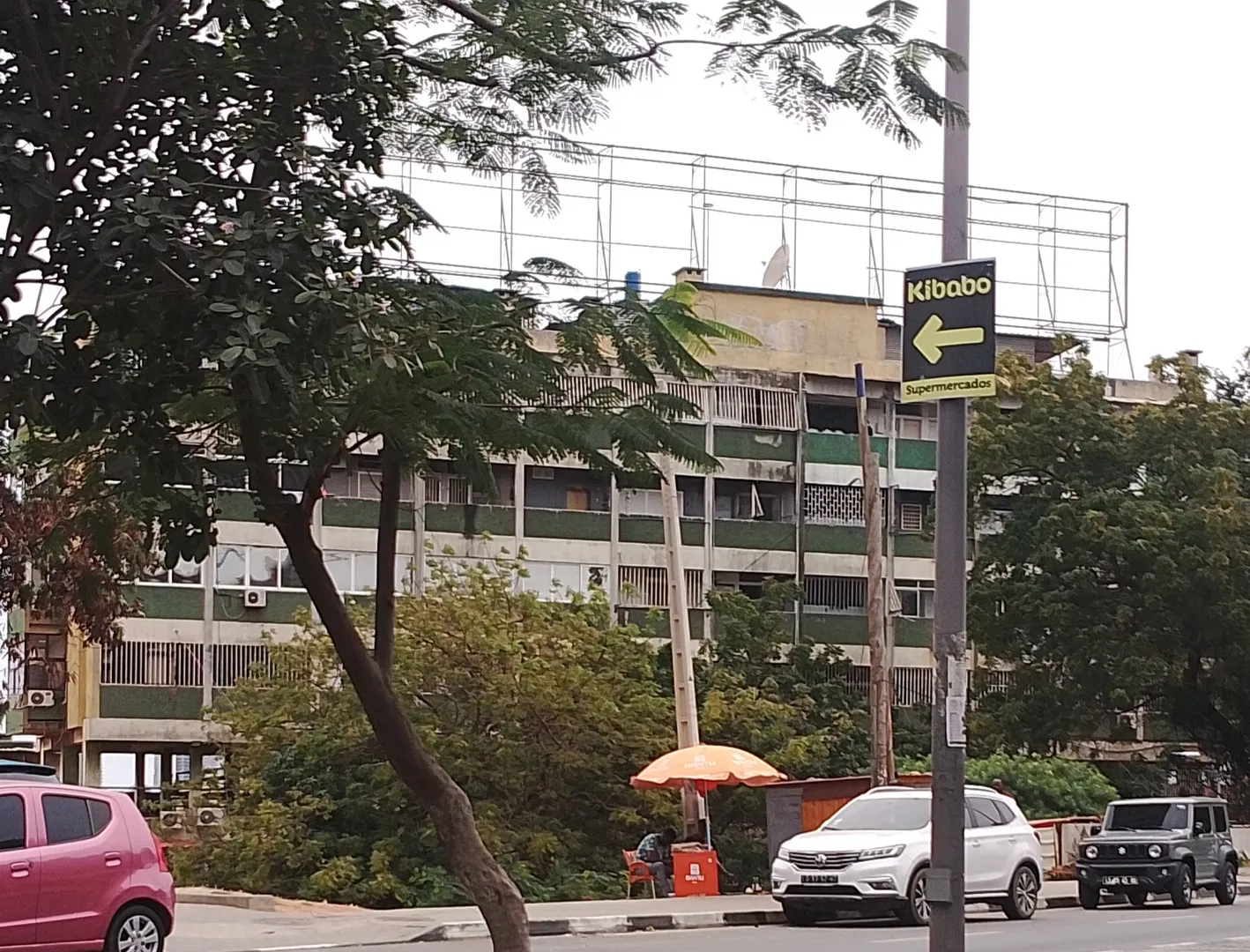 Apartamento T2 para arrendar na Maianga - em frente à Clínica Girassol 1