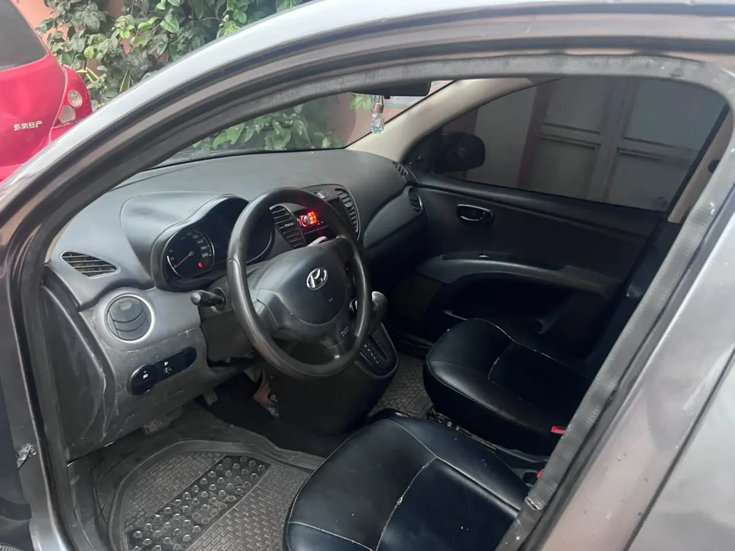 Hyundai I10 1.2 automático  4