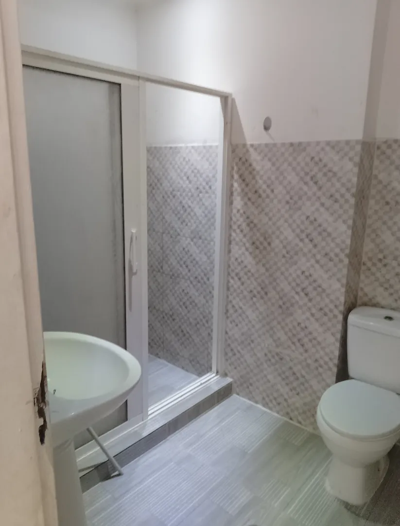 Apartamento T2, na Maianga para arrendar 3