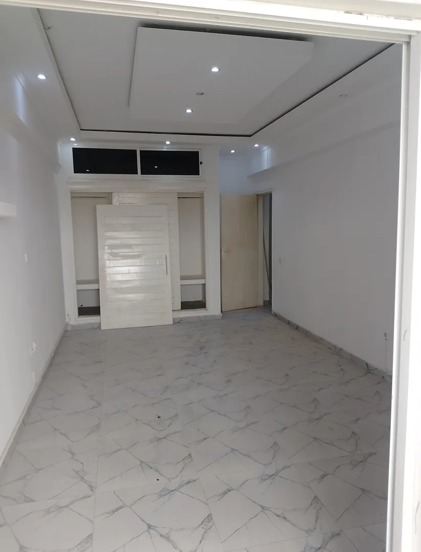 Apartamento T2, na Maianga para arrendar 6